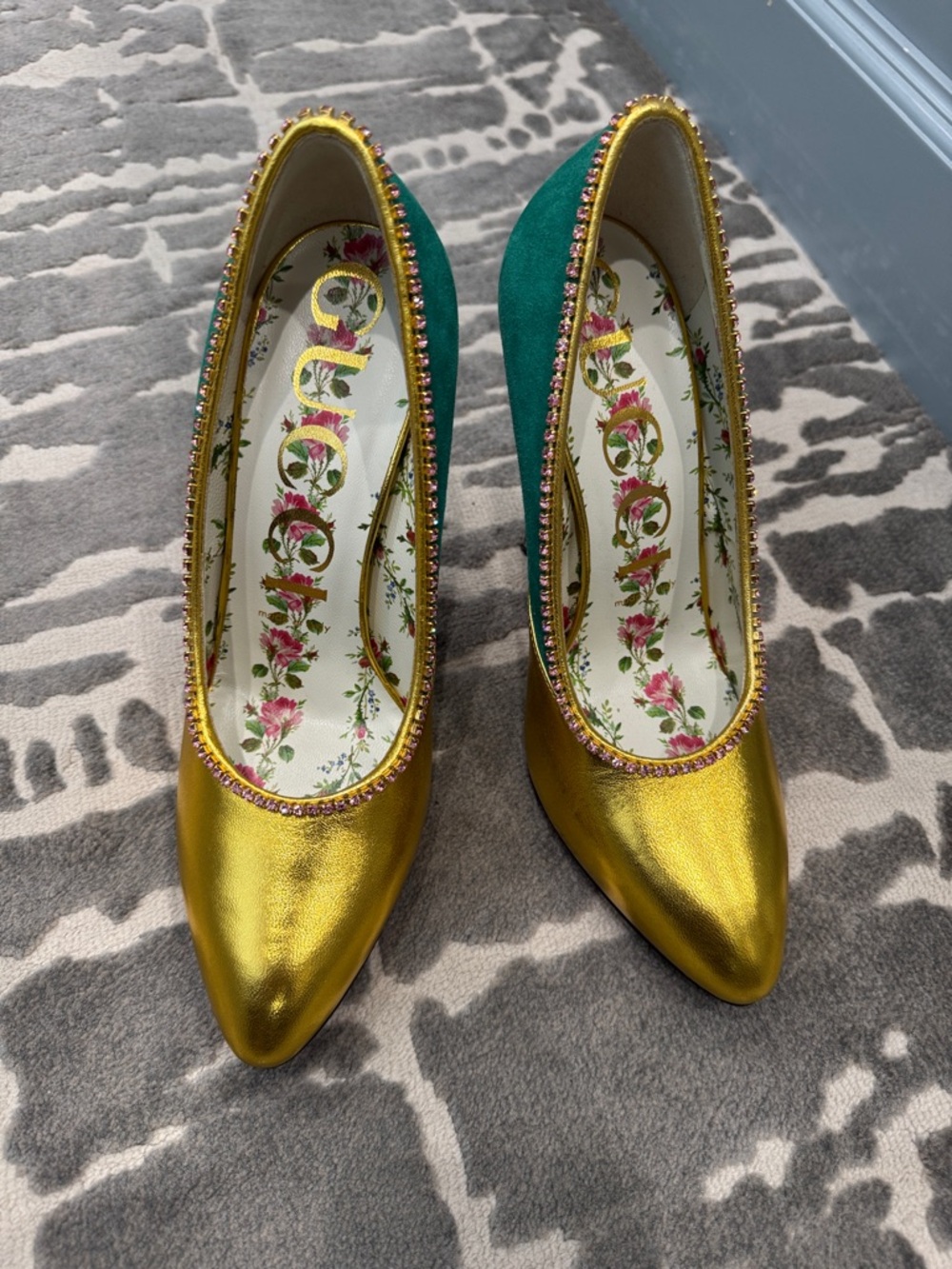 Gucci Gold and Teal Mixed-Material Stiletto Pumps. Never worn - Picture 2 of 9